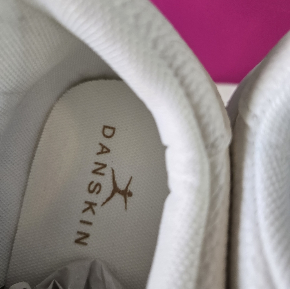 NIB, Danskin Stylish White Sneakers Size 8 - Picture 4 of 8